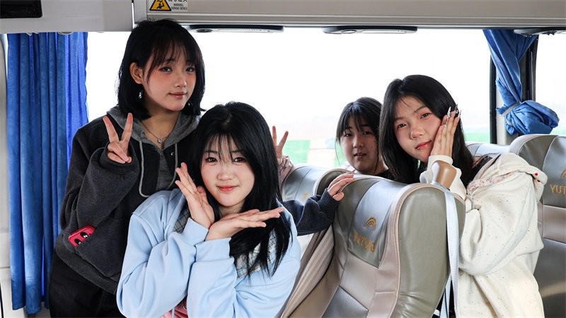 【2025年】郑州商专 春日暖